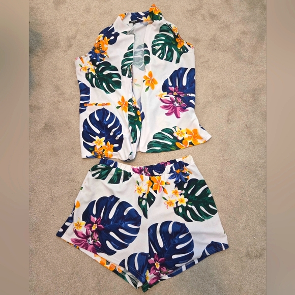 love 83 Tops - Shorts and vest